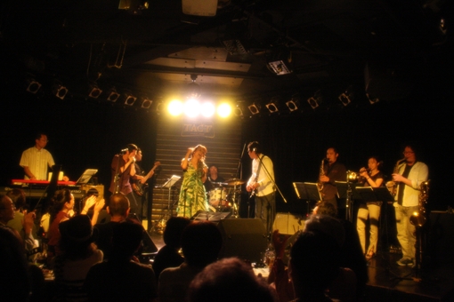 UPTDATE:2011/4/2&2011/7/24銀座TACT LIVE PHOTO GALLERY